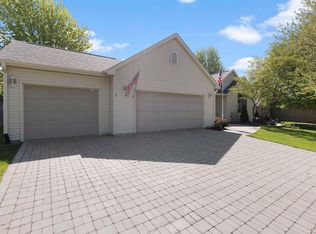 1332 Griggs Rd, Rockford, IL 61108
