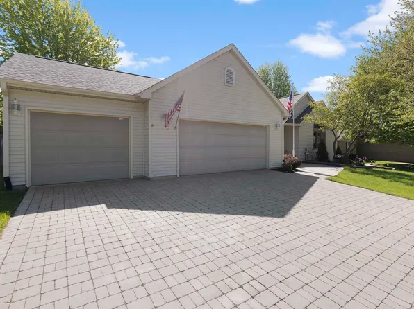 1332 Griggs Rd, Rockford, IL 61108