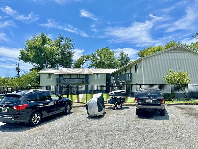 200 W Adair St — Photo 16