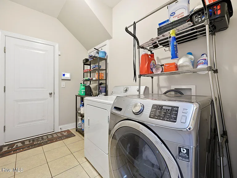 105 Moultrie Ln — Photo 23