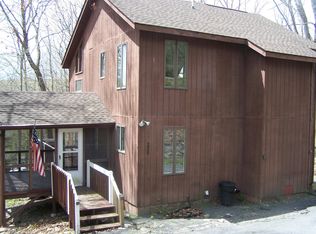 225 Regent St, Bushkill, PA 18324
