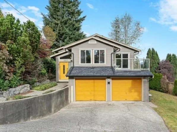 2217 Hillside Ave #Up, Coquitlam, BC V3K 1L3