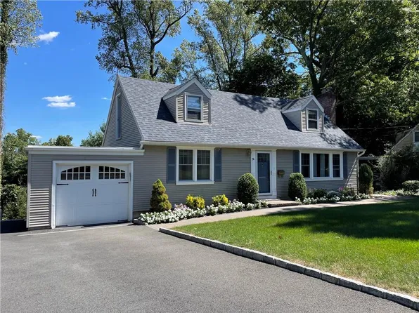 74 Lt Cox Drive, Pearl River, NY 10965
