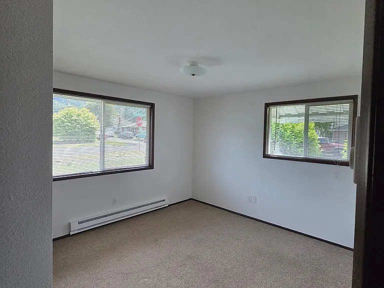 475 SW McFadden Ave — Photo 11