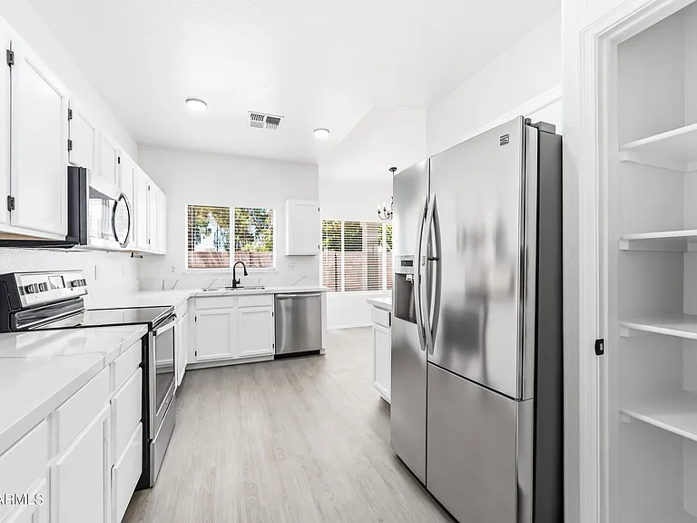 1540 E San Remo Ave — Photo 10