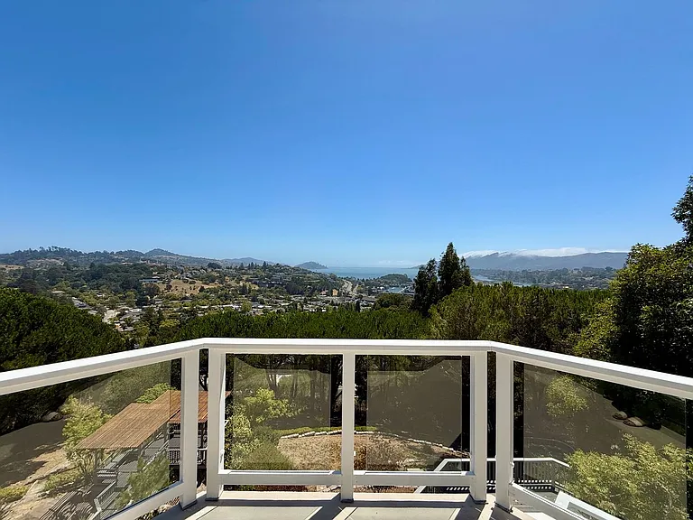 51 Via Los Altos — Photo 3