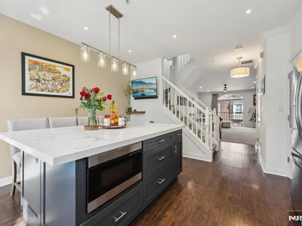 247 Brower Ct #247, West New York, NJ 07093