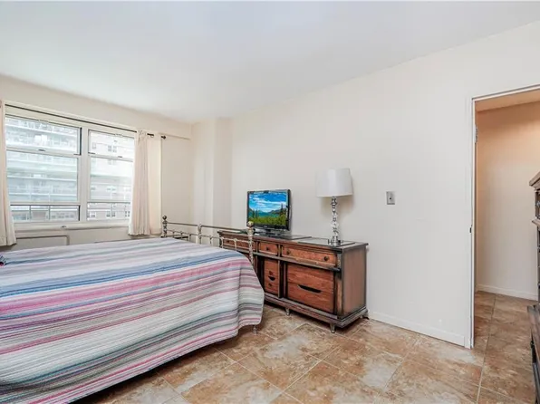 2928 West 5th Street image 14 of 20