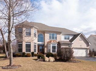 1613 Rolling Hills Dr, Crystal Lake, IL 60014