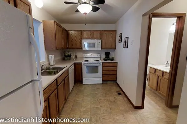 West Indian Hills Townhomes — Photo 4
