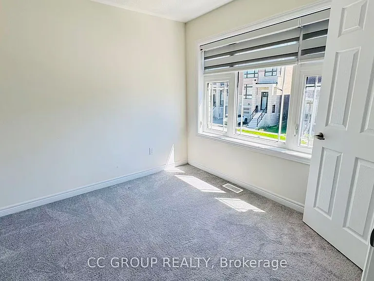 1032 Crowsnest Holw — Photo 14