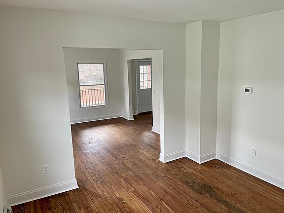4th image of 4 Round Lake Ave #2