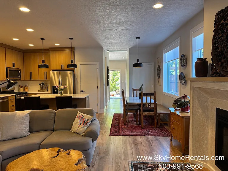 3930 Horner Ln N — Photo 5