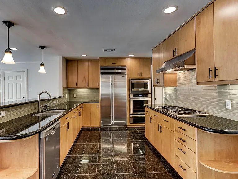 2911 University Blvd — Photo 4