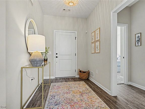 3rd image of 254 Elm Ln