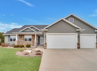 1613 Pendleton Rd, Neenah, WI 54956