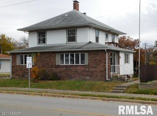 420 N Broadway Ave, Salem, IL 62881