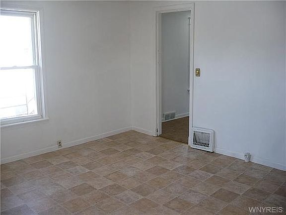 5th image of 3507 North Ave