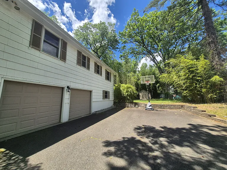 205 Long Hill Dr — Photo 28