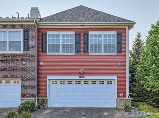 7243 Jewel Ln N #705, Maple Grove, MN 55311