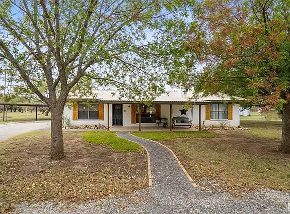3rd image of 550 Country Oaks Ln
