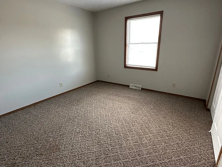 3955 & 3965 & (Laundry Room) N. Meadow Ridge Drive — Photo 4
