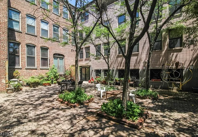54-60 McWhorter St #307 — Photo 12