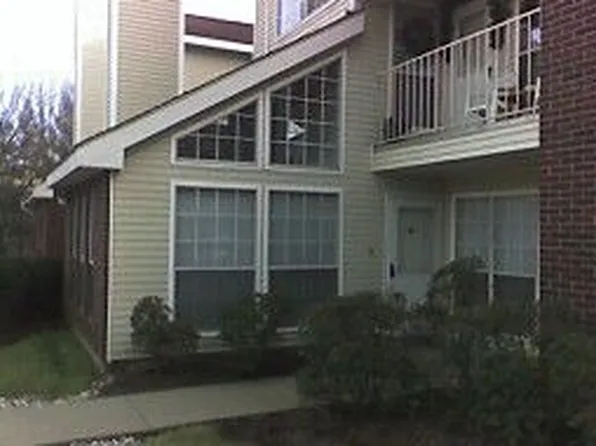 235 Carriage Crossing Ln, Middletown, CT 06457