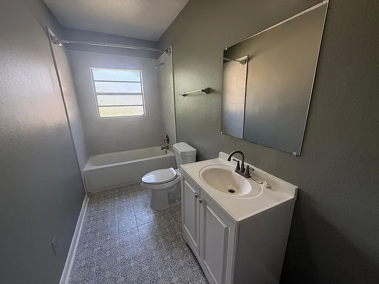1317 E Church St — Photo 6