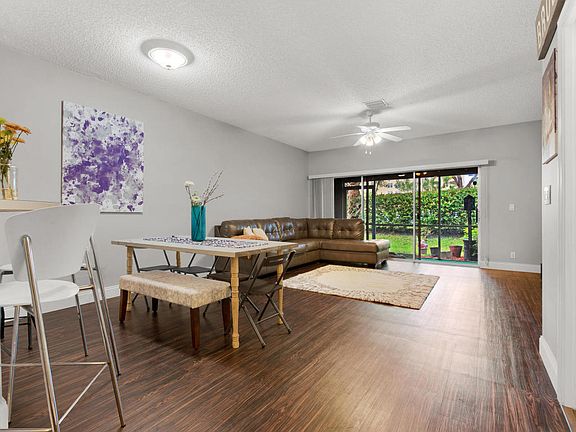 4th image of 4851 Palmbrooke Cir #4851