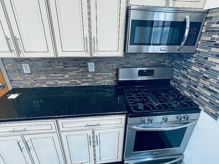 40 Troutman St #2 — Photo 7
