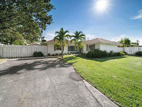 3rd image of 518 Kingbird Cir