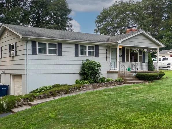 8 Mayflower Cir, Leicester, MA 01524