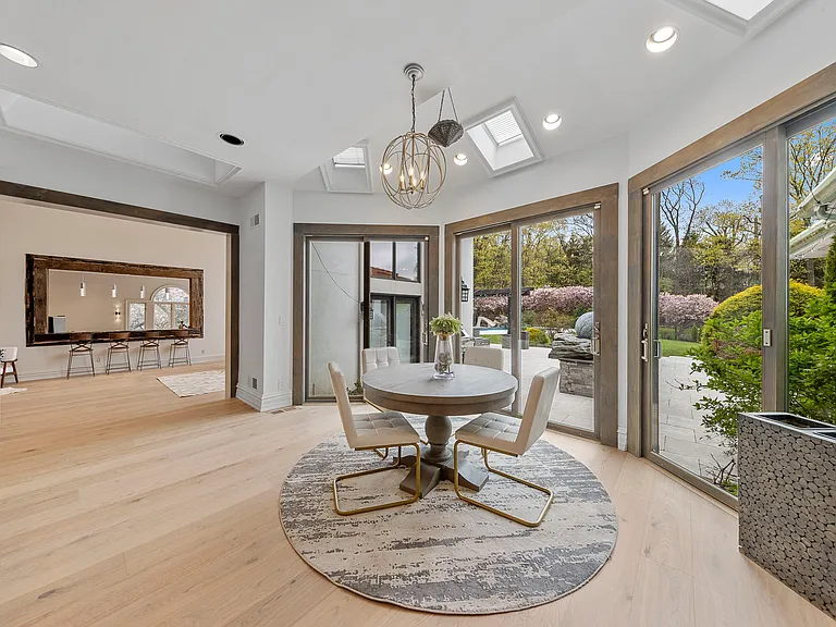 142 Hoover Dr — Photo 17