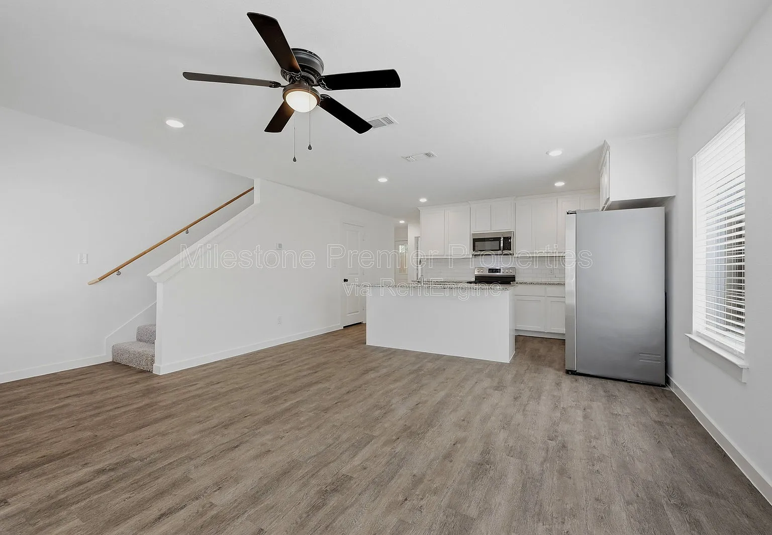 3 bed, 3.0 bath, 1452 sqft, $1,395 — Photo 1