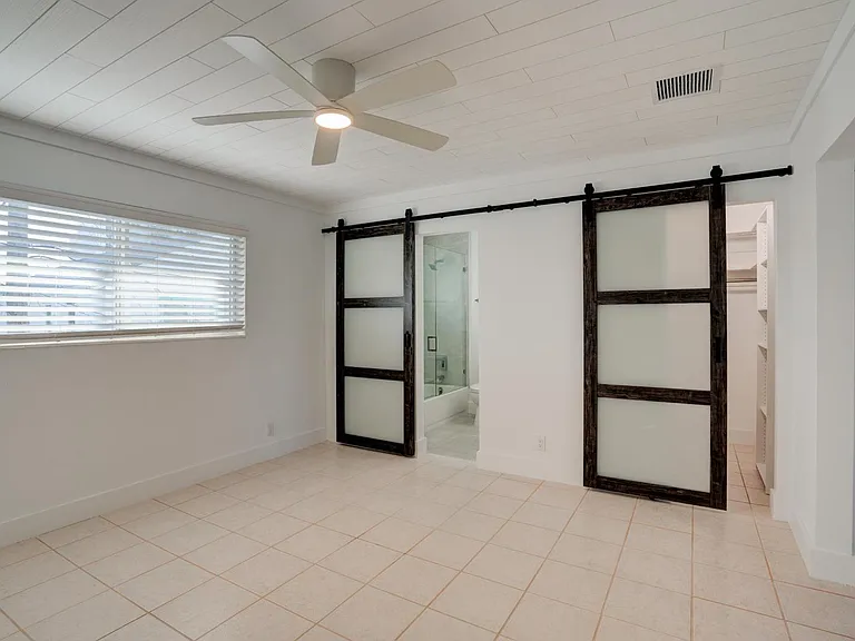 1650 N Riverside Dr #210 — Photo 11