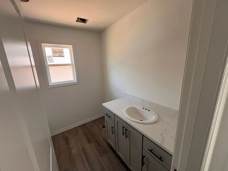 926 S Pindall Ln — Photo 18