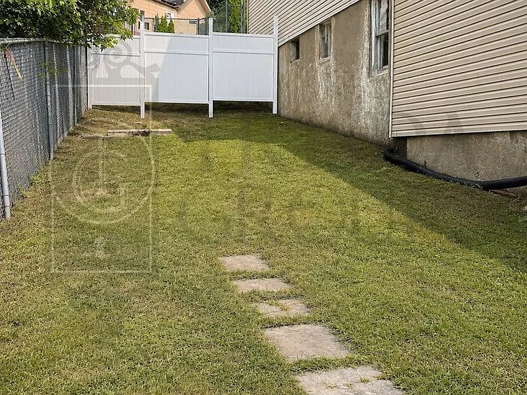 51 Southern Ave — Photo 36
