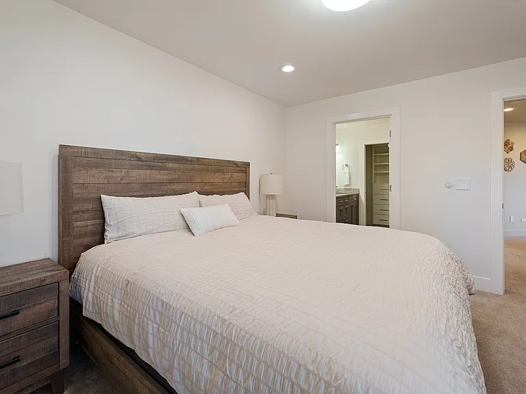 3345 NW Panorama Dr — Photo 37