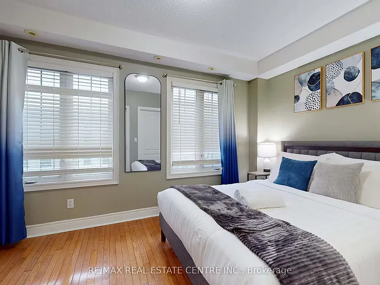 1376 Eglinton Ave W — Photo 18