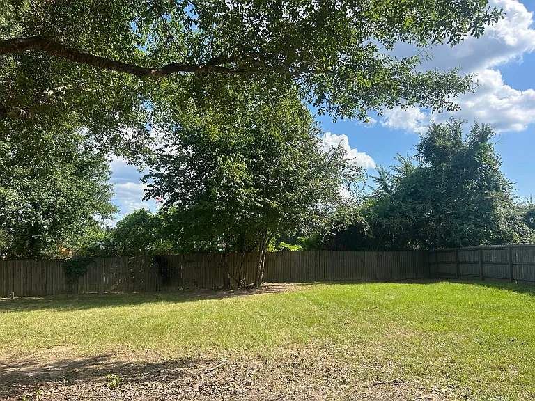 505 Brookstone Cir — Photo 2