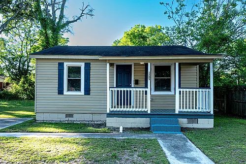 1205 Kinston St Photo 1