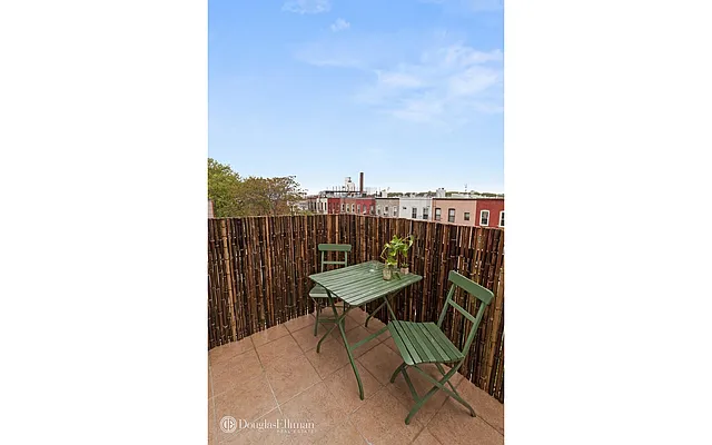 Sold by Douglas Elliman | media 21