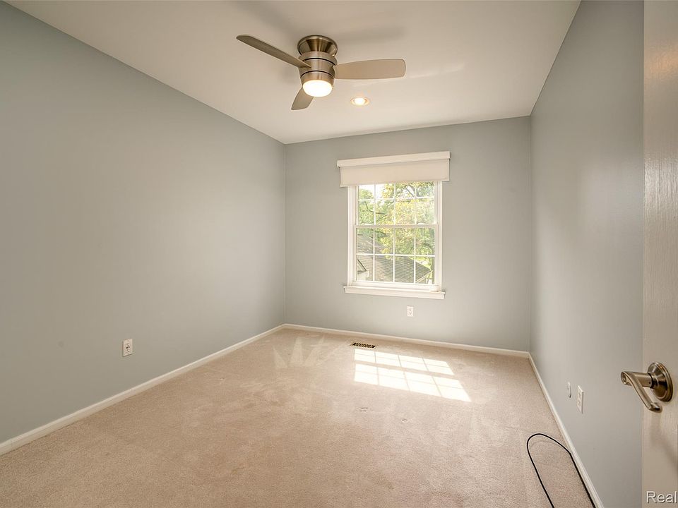 2689 Williamsburg Cir, photo 15