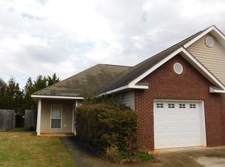 37 Pine Meadow Cir, Elmore, AL 36025