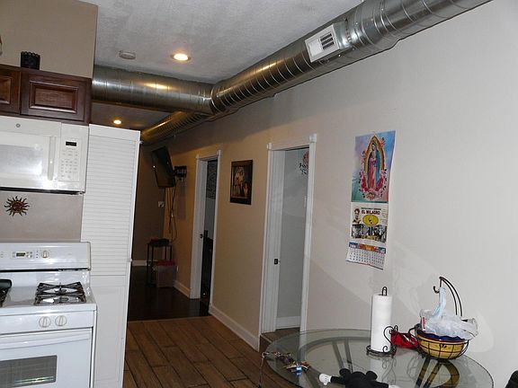 5th image of 2831 S Lawndale Ave