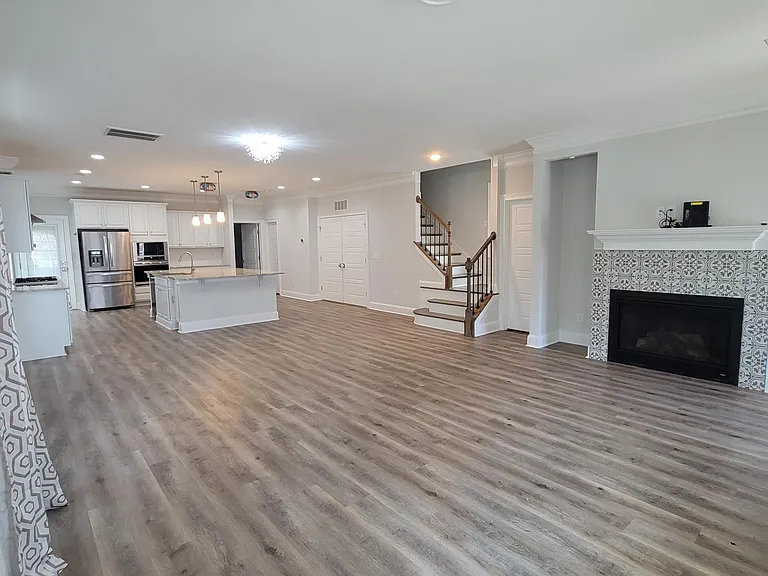 1252 Gloriosa St — Photo 6