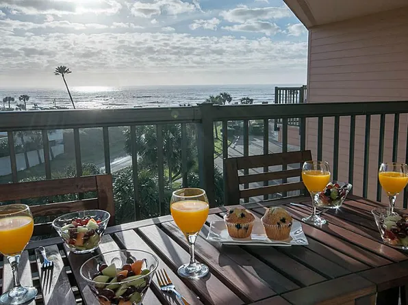 9520 Seawall Blvd APT 328, Galveston, TX 77554