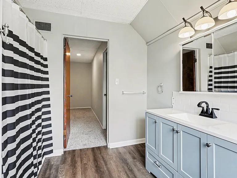 801 S Sherman St — Photo 19