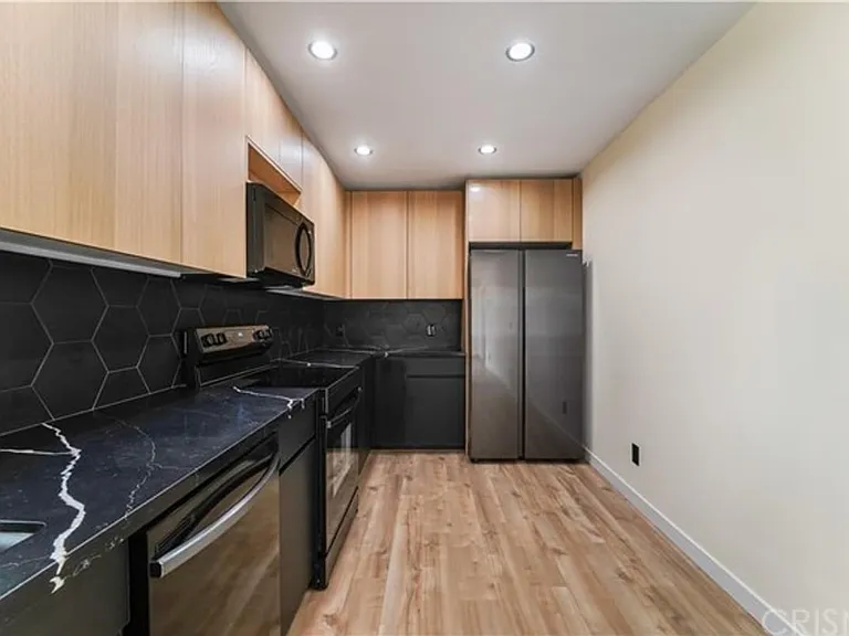 2025 N Pass Ave — Photo 15